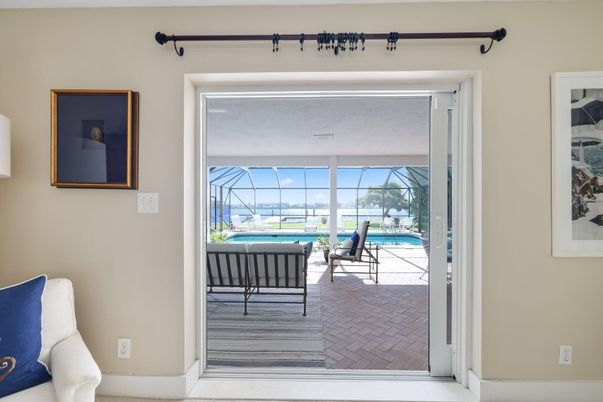 Interior, Sun Room, Water