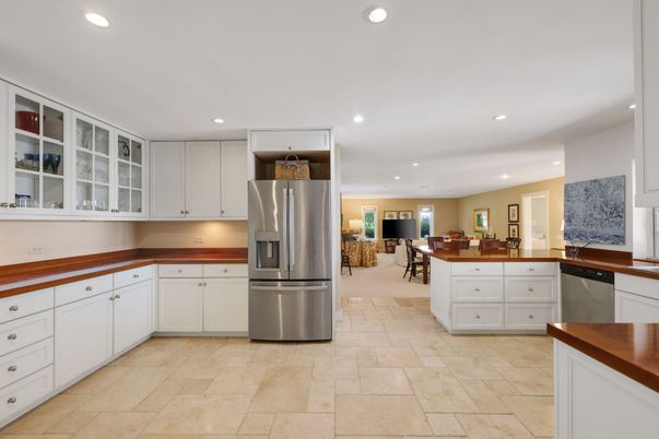 Dining room, Interior, Kitchen, Recessed Lighting, Stainless Steel Appliances