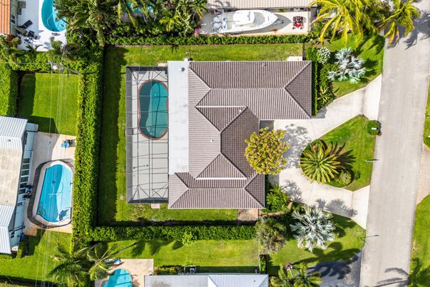 Exterior, Drone