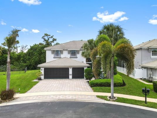 Attached, Exterior, Facade, Mediterranean