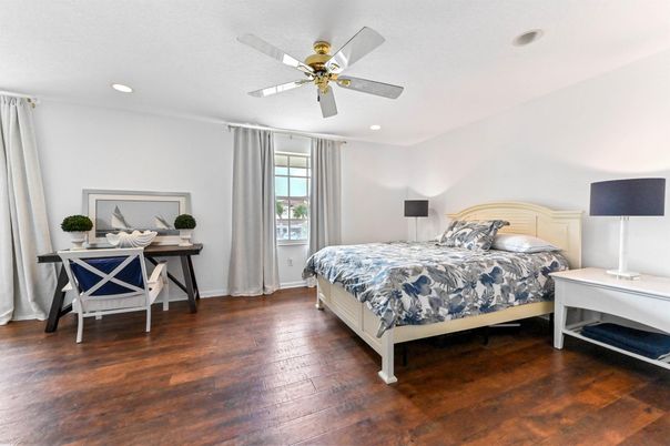Bedroom, Home Office, Interior, Recessed Lighting, Wood Texture Flooring