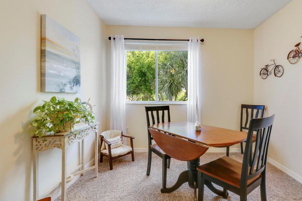 Dining room, Interior