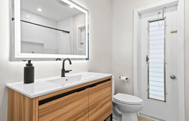 Bathroom, Interior, Recessed Lighting