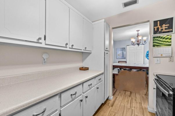 Chandelier, Interior, Kitchen, Wood Texture Flooring