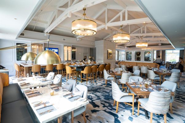 Chandelier, Dining room, Interior, Pendant Lights