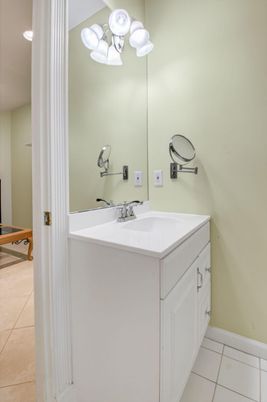 Bathroom, Interior, Recessed Lighting