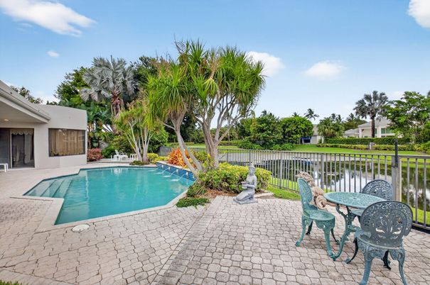 Exterior, Pool, Water