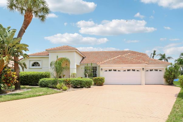 Attached, Exterior, Facade, Spanish Mediterranean