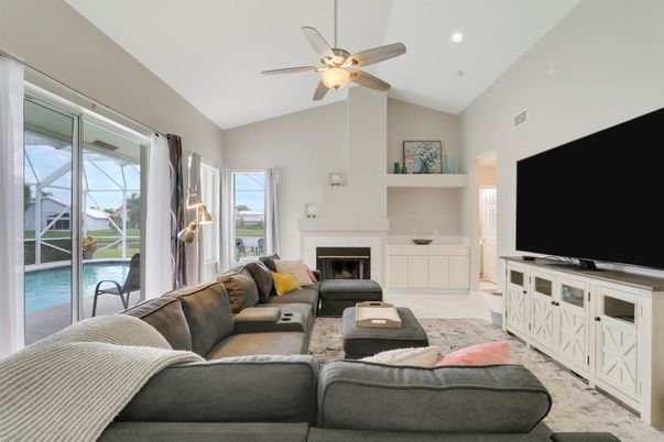 Fireplace, Interior, Living room, Recessed Lighting
