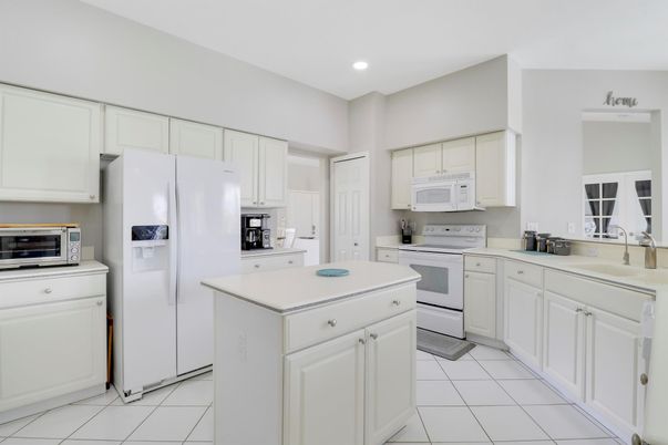 Interior, Kitchen, Recessed Lighting, Washer