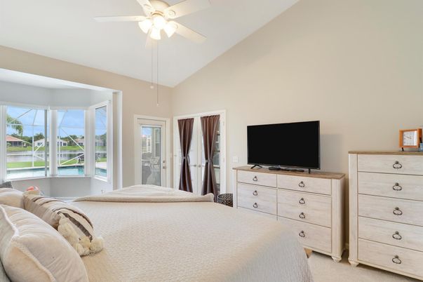 Bedroom, Interior, Water