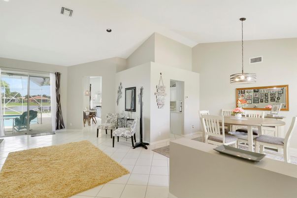Dining room, Interior, Pendant Lights, Recessed Lighting