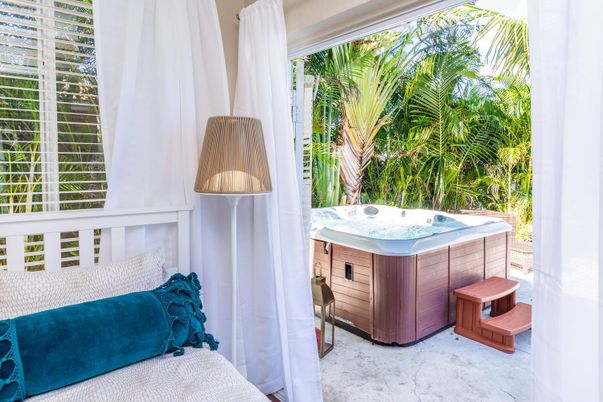 Exterior, Hot Tub
