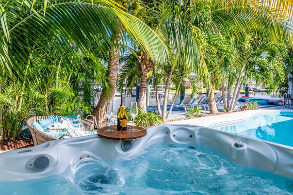 Exterior, Hot Tub, Pool