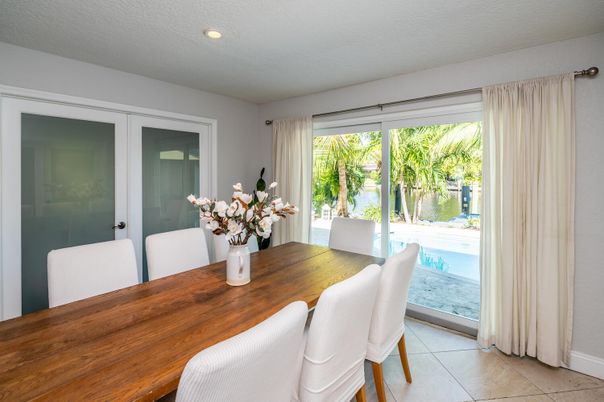 Dining room, Interior, Recessed Lighting