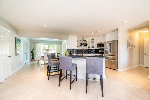 Dining room, Interior, Kitchen, Recessed Lighting, Stainless Steel Appliances