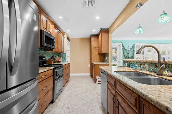 Interior, Kitchen, Pendant Lights, Recessed Lighting