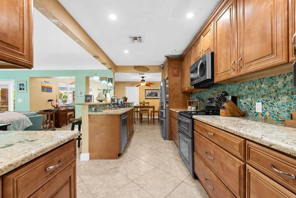 Dining room, Interior, Kitchen, Recessed Lighting
