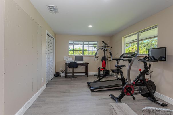 Fitness Equipment, Interior, Recessed Lighting, Wood Texture Flooring