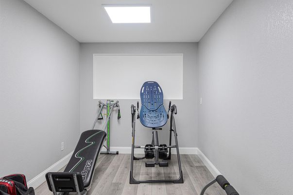 Fitness Equipment, Interior, Recessed Lighting, Wood Texture Flooring