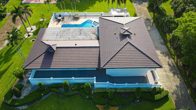 Exterior, Drone