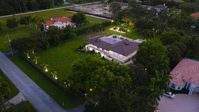 Exterior, Drone