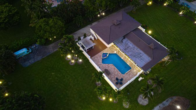 Exterior, Drone
