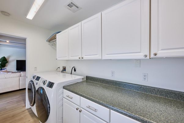 Interior, Washer, Wood Texture Flooring