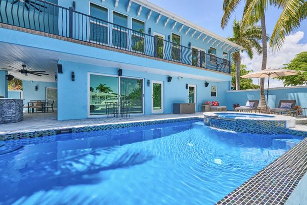 Exterior, Pool, Water
