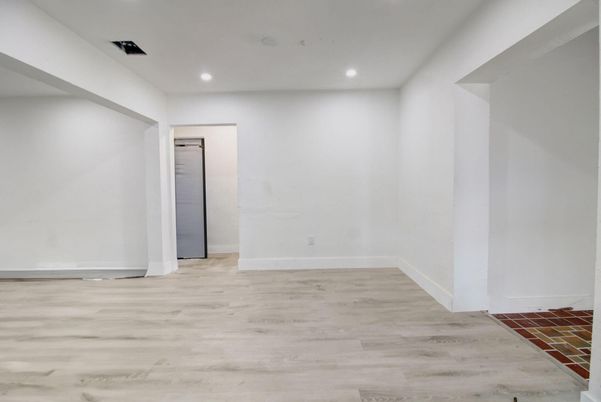 Empty room, Interior, Recessed Lighting, Wood Texture Flooring