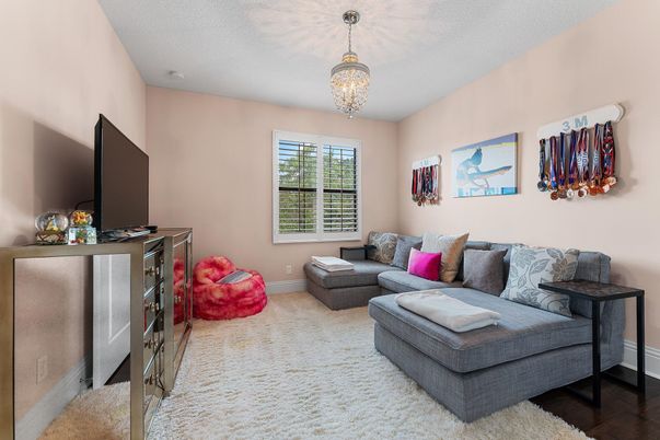Chandelier, Interior, Living room