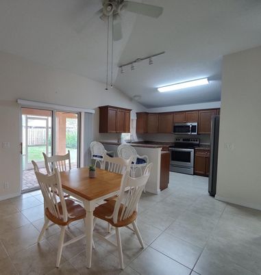 Dining room, Interior, Kitchen, Stainless Steel Appliances