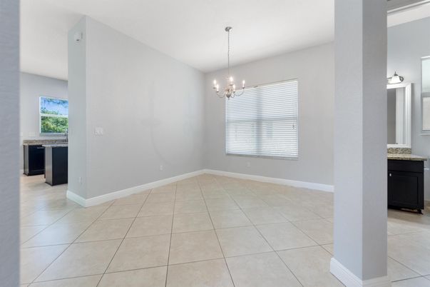 Chandelier, Empty room, Interior, Pendant Lights