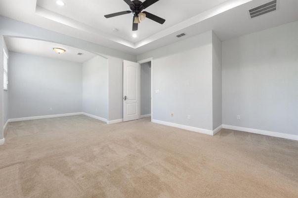 Empty room, Interior, Recessed Lighting