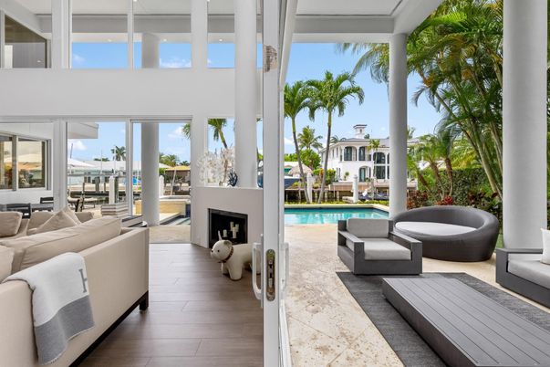 Exterior, Fireplace, Pool