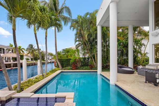 Exterior, Pool, Water