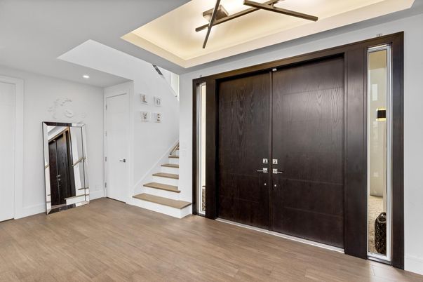Interior, Recessed Lighting, Wood Texture Flooring