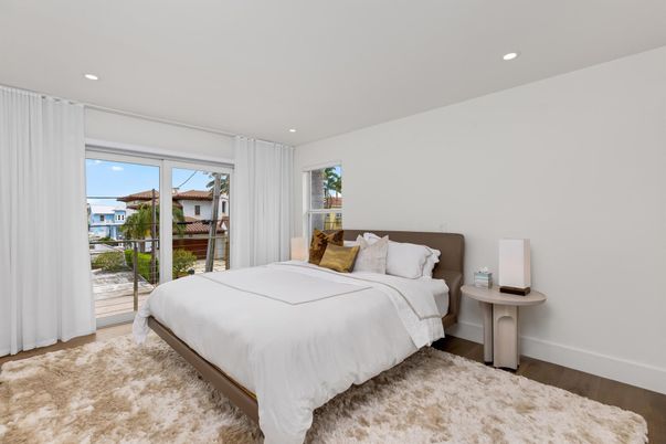 Bedroom, Interior, Recessed Lighting, Water, Wood Texture Flooring