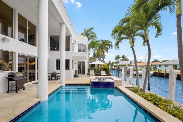 Exterior, Pool, Water