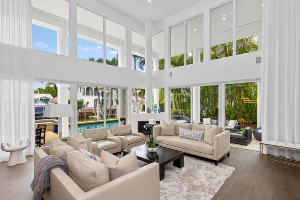 Interior, Living room, Recessed Lighting, Sun Room, Wood Texture Flooring