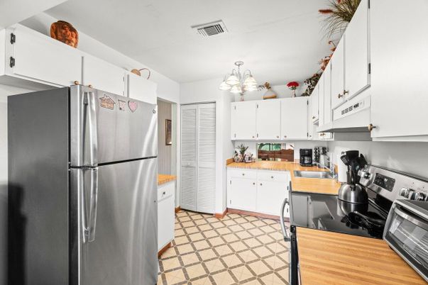 Chandelier, Interior, Kitchen