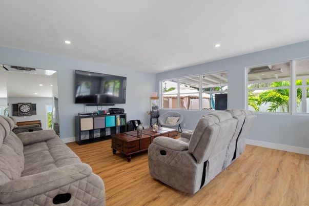 Interior, Living room, Recessed Lighting, Wood Texture Flooring