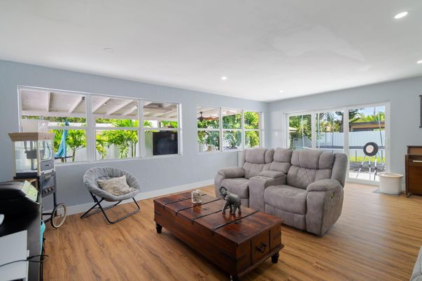 Interior, Living room, Recessed Lighting, Wood Texture Flooring