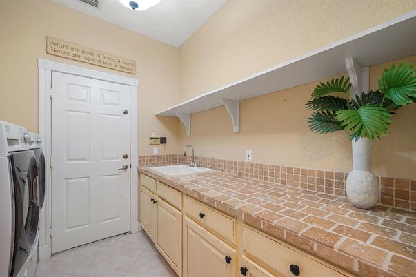 Interior, Washer