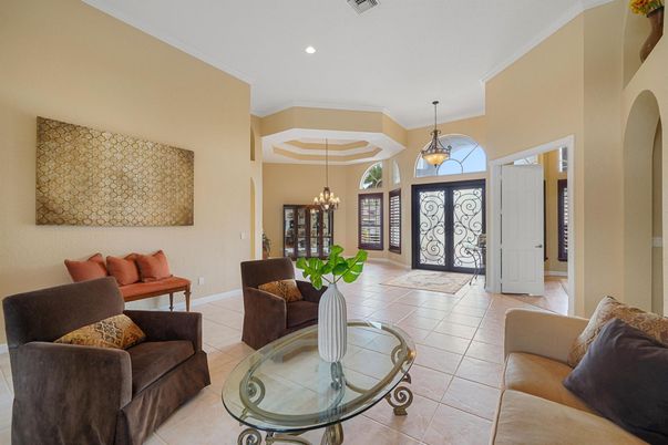 Dining room, Interior, Living room, Pendant Lights, Recessed Lighting