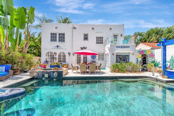 Exterior, Pool