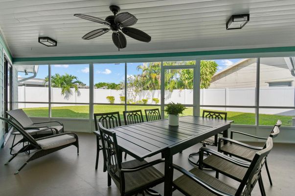 Dining room, Interior, Sun Room, Water