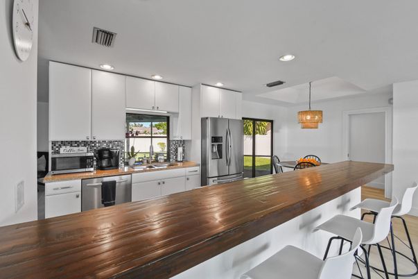 Interior, Kitchen, Pendant Lights, Recessed Lighting, Stainless Steel Appliances