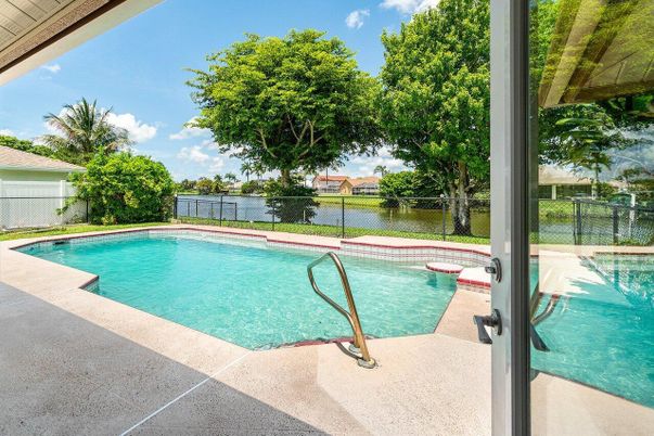 Exterior, Pool, Water