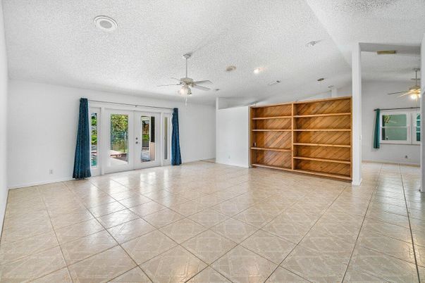 Empty room, Interior, Recessed Lighting